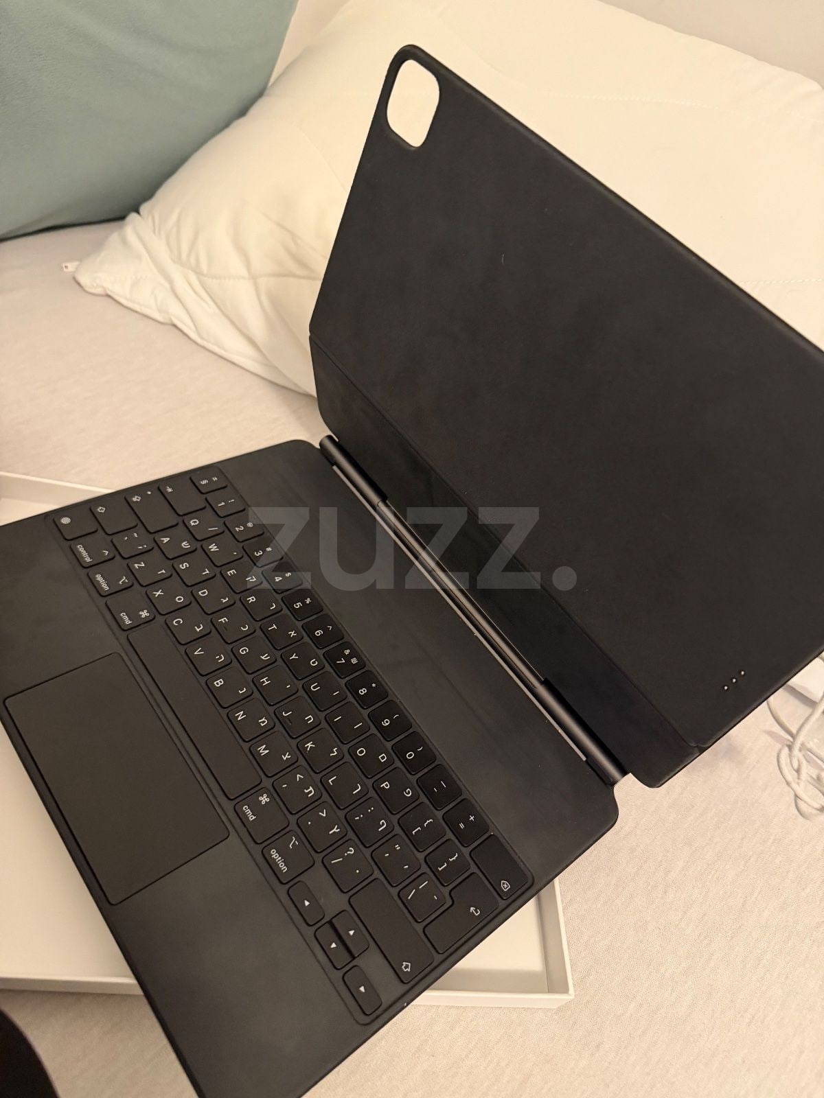 מקלדת Magic Keyboard לאייפד 12.9 אינץ'