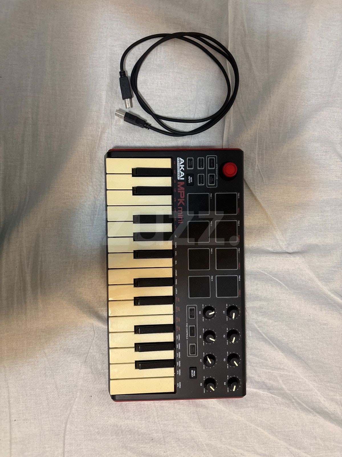מקלדת שליטה akai mpk mini